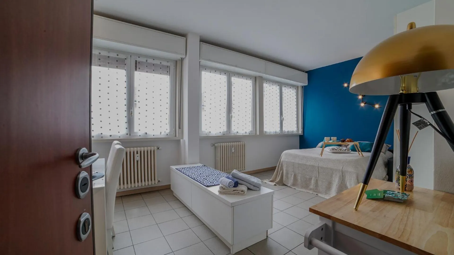 Bb Pantelleria7 Comodo Centro Citta Milan 0*,  Italy
